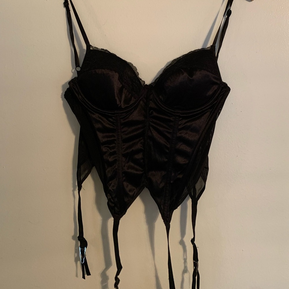 VINTAGE BLACK BUSTIER TOP 🖤🖤